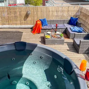 Skyhouse Lux Penthouse & Apartment Riga