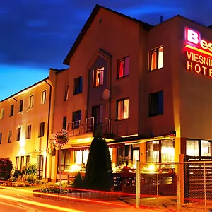Hotell With Free Parking 3*