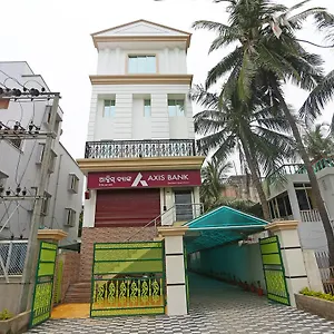 Hotel Oyo 9344 Gangotri 3*